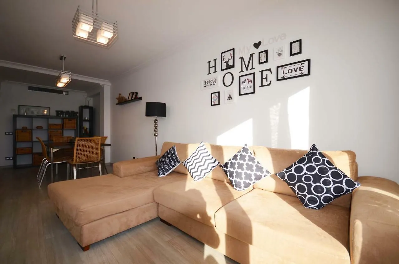 شقة La Torre Oceanside كامبريلس